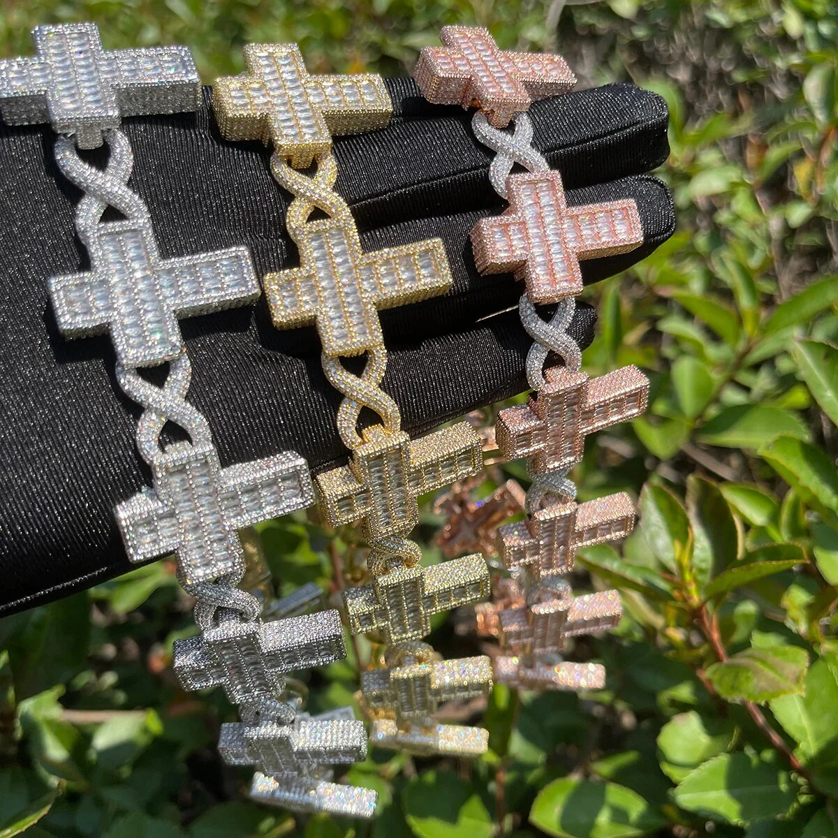 14mm Cross Infinity Link Iced Out Diamond Bracelet - Image 2