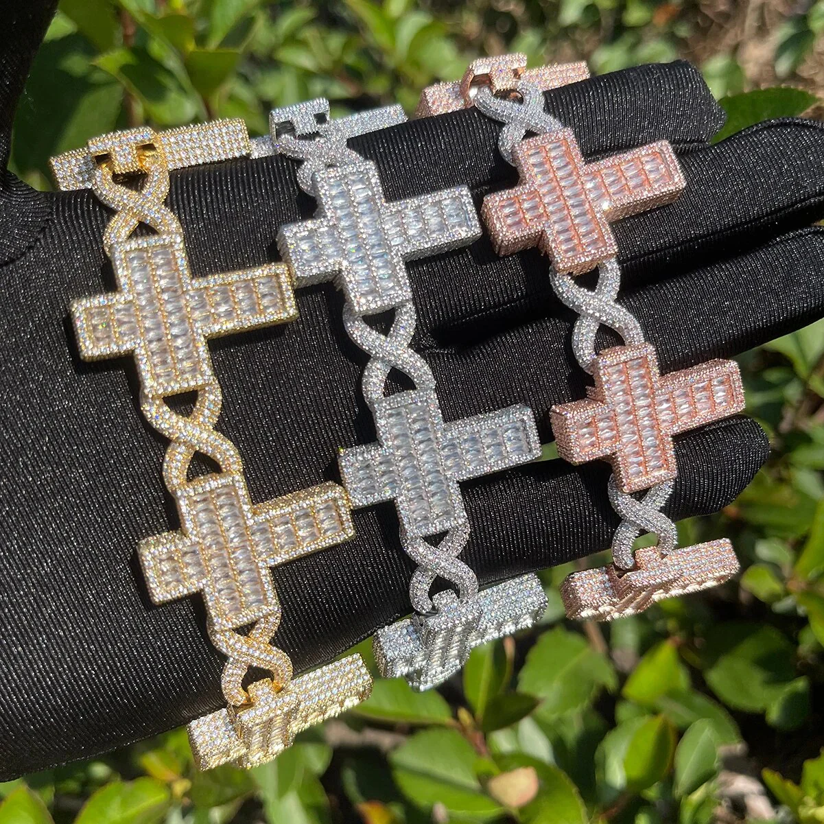 14mm Cross Infinity Link Iced Out Diamond Bracelet - Image 3