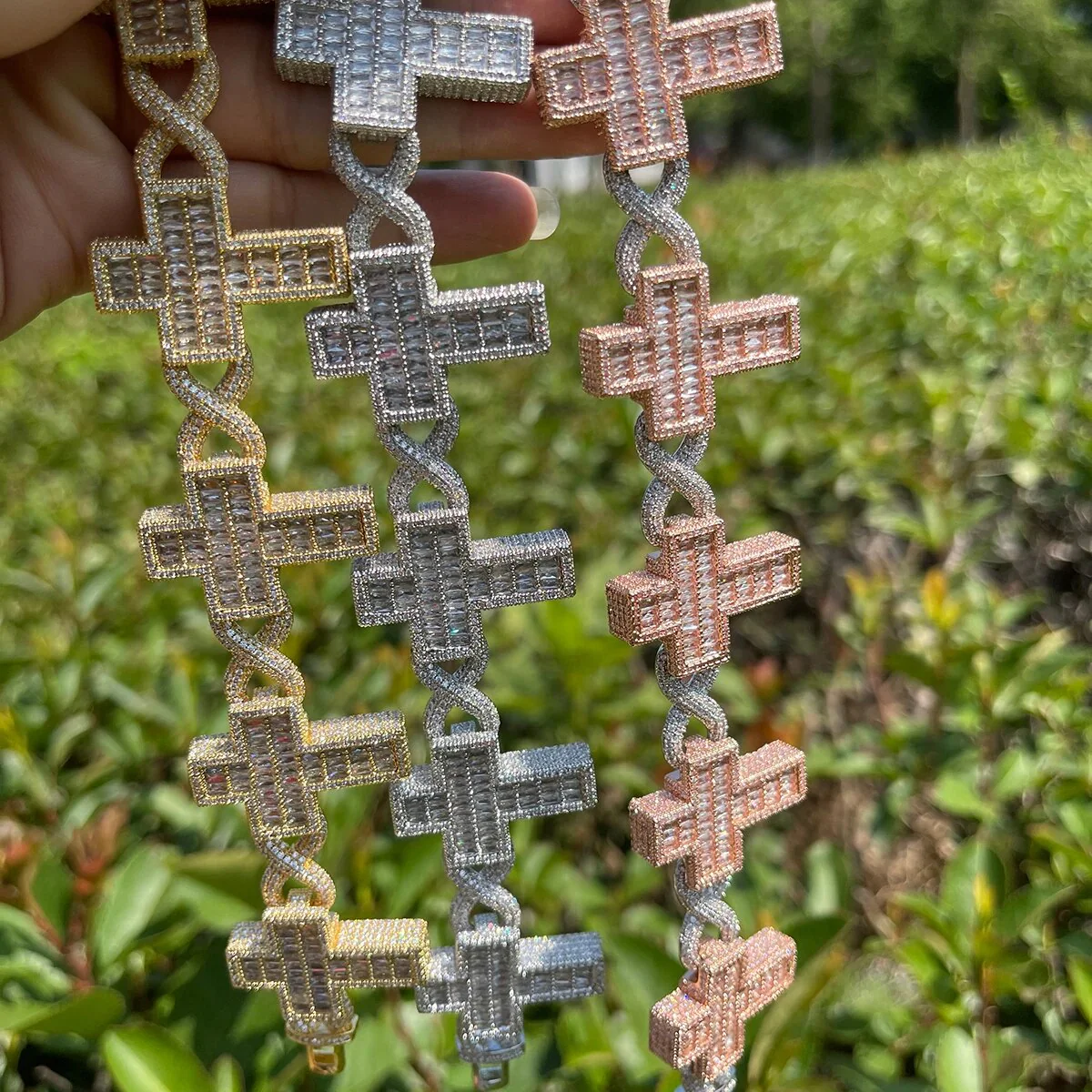 14mm Cross Infinity Link Iced Out Diamond Bracelet - Image 4